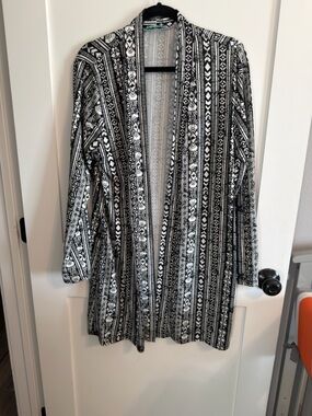 Filly Flair Black and White Aztec Print Cardigan with Mint Label